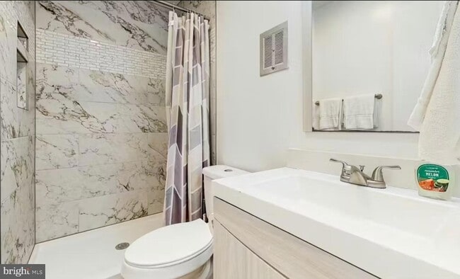 Building Photo - 105 Jamestown Rd