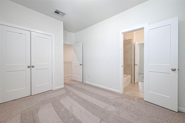 Building Photo - 580 Longleaf Pine Dr