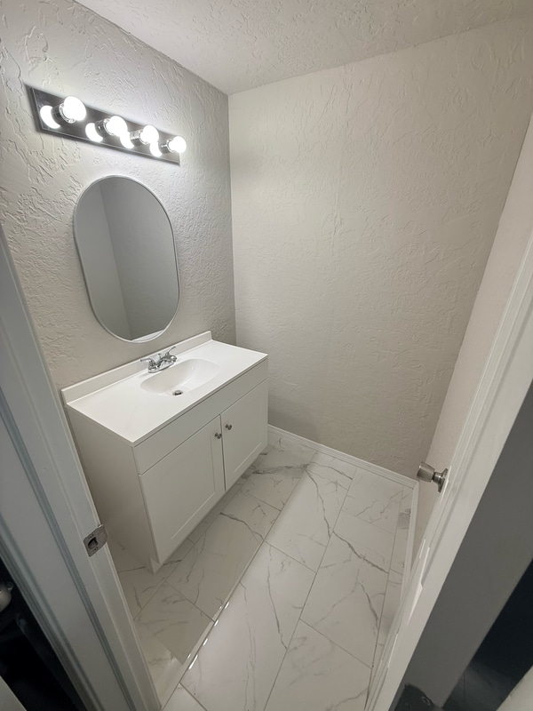 Building Photo - 3513 W 39th St