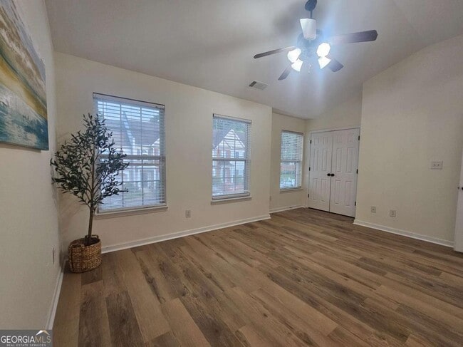 Building Photo - 619 Kenridge Way
