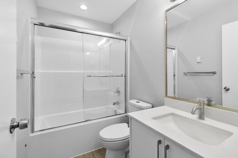 Building Photo - 5724 Sterling Ave