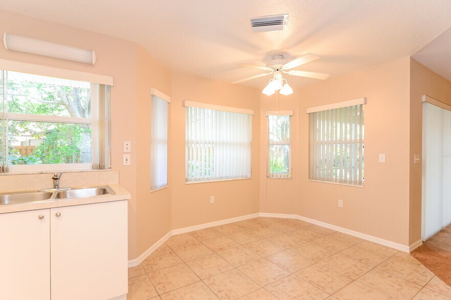 Building Photo - 4638 Breezy Pines Blvd