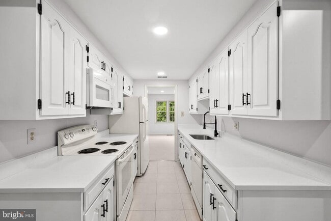 Building Photo - 6056 Morgan Ct