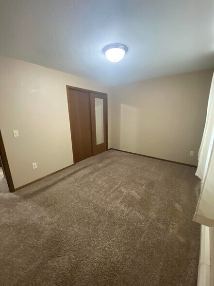 Building Photo - 2808 E Klondike Trl