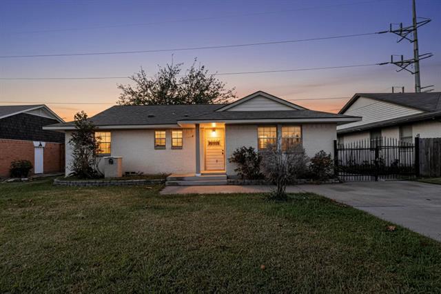 Building Photo - 4429 Oleander Trail