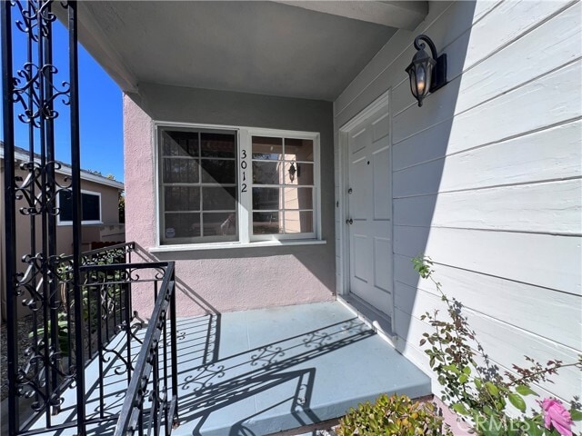 Building Photo - 3012 Los Olivos Ln