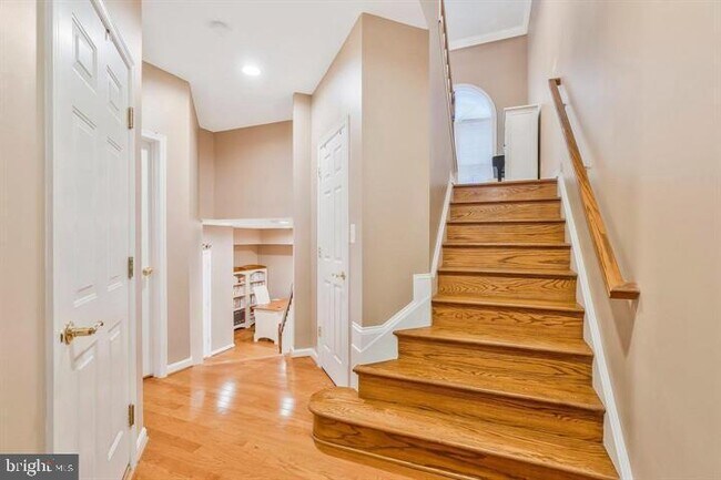 Building Photo - 4541 Monmouth St