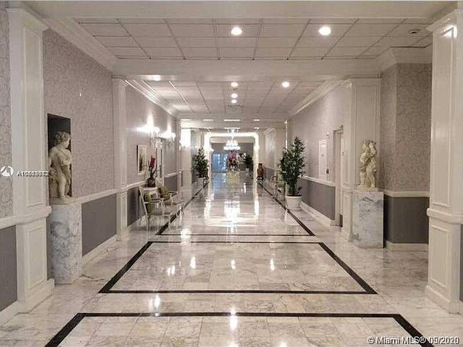 The Hallmark ¦ Lobby - 2 - 3800 S Ocean Dr