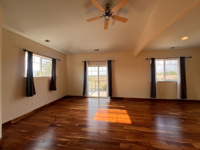 Building Photo - Large Beautiful Home off Toll Rd, South Reno