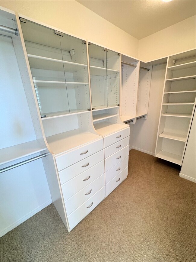 Building Photo - 24 Country Walk Dr