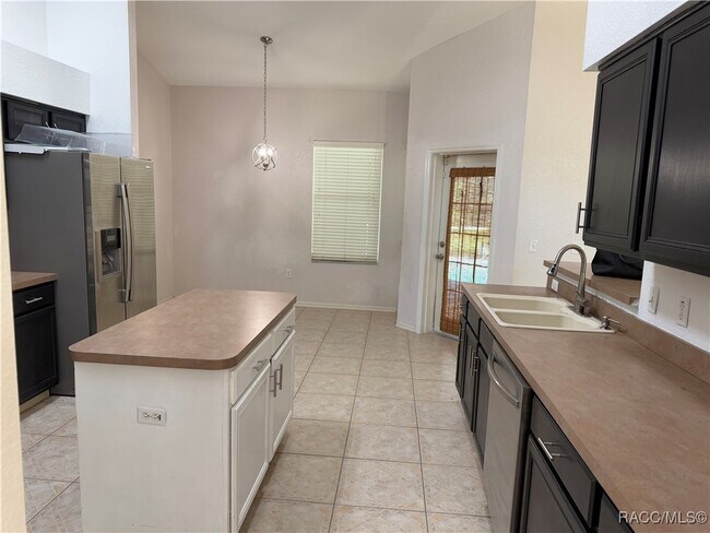 Building Photo - 8013 SW 134 Loop