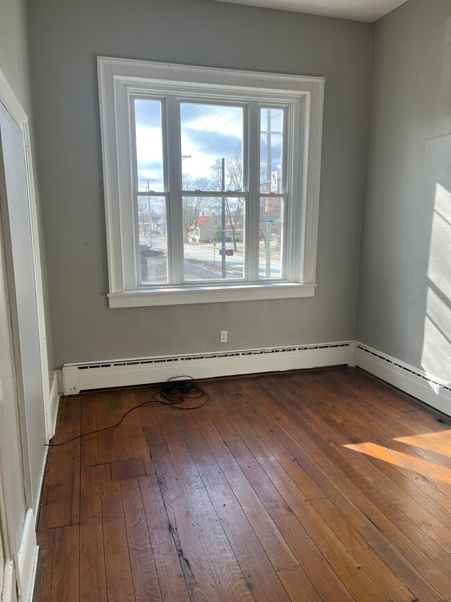 Building Photo - 200 E Main St