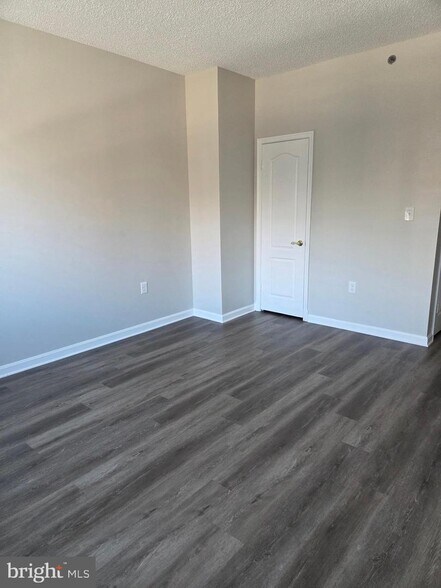 Building Photo - 1211 S Eads St