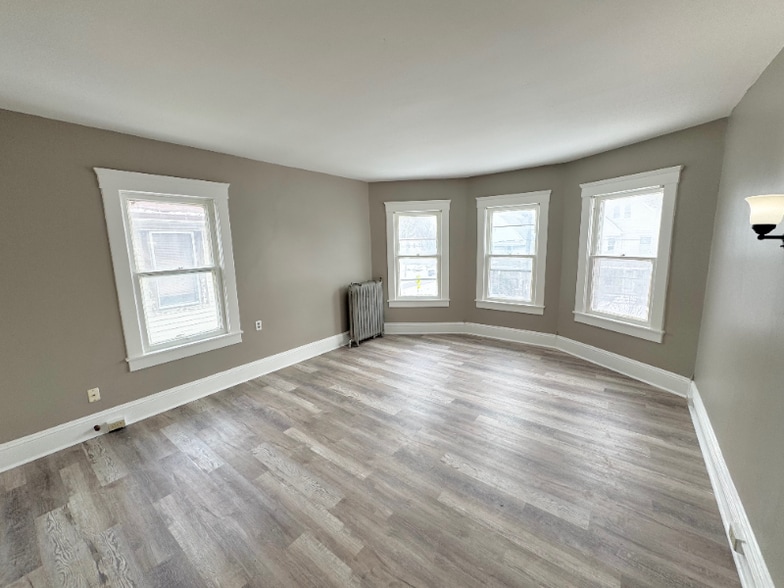 Building Photo - 3336 W 41st St