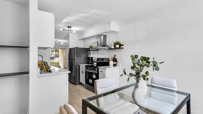 Building Photo - Trumbull Terrace