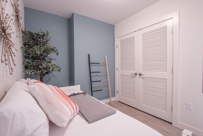 Building Photo - 900 Beacon St