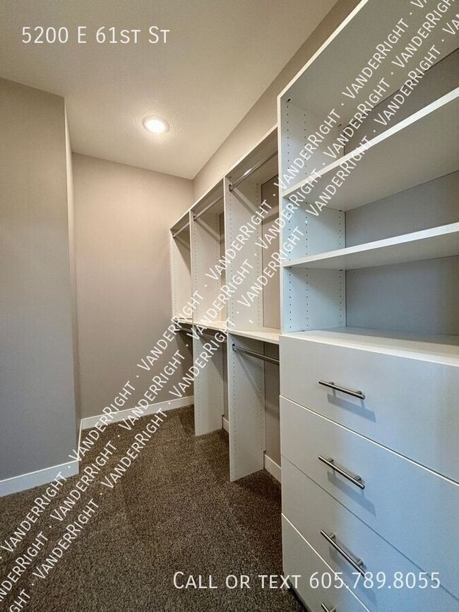 Building Photo - 5200 E 61st St