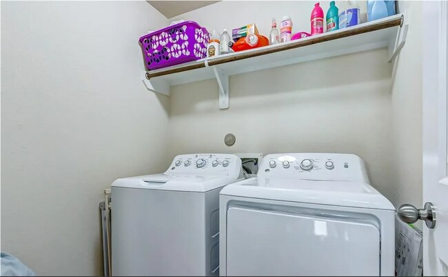 Building Photo - 21126 Fox Hillside Way