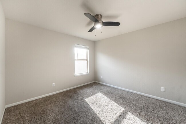 Building Photo - 3206 Sumac Dr