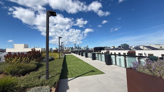 Building Photo - Epic REA: Fantastic Potrero Hill Modern 1 BR, 1 BA Condo