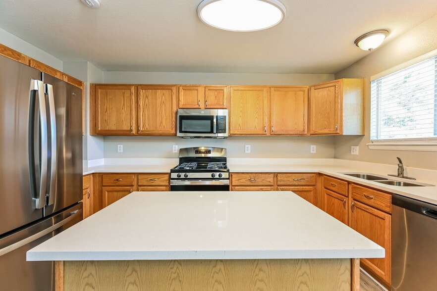 Building Photo - 9616 S Castle Ridge Cir