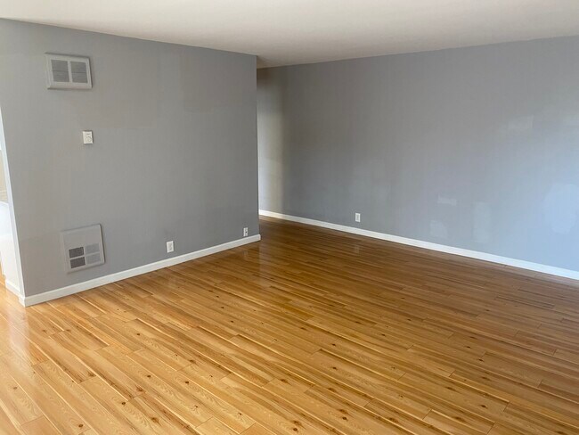 Building Photo - 666 Oakland Ave