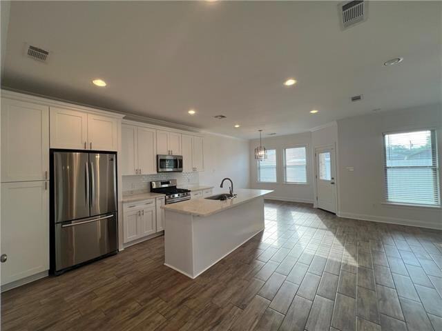 Building Photo - 2708 Volpe Dr