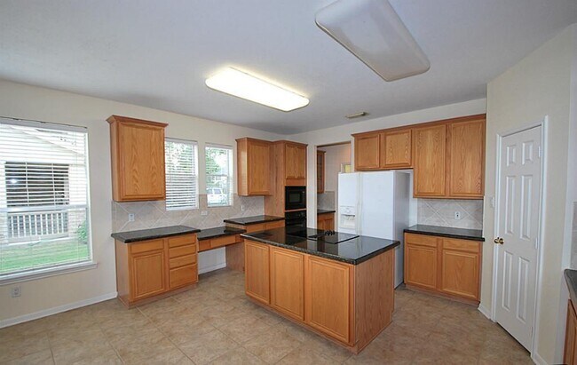 Building Photo - 9106 Memorial Pines Way