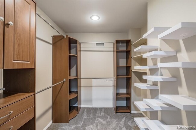 Building Photo - 116 Saber Way