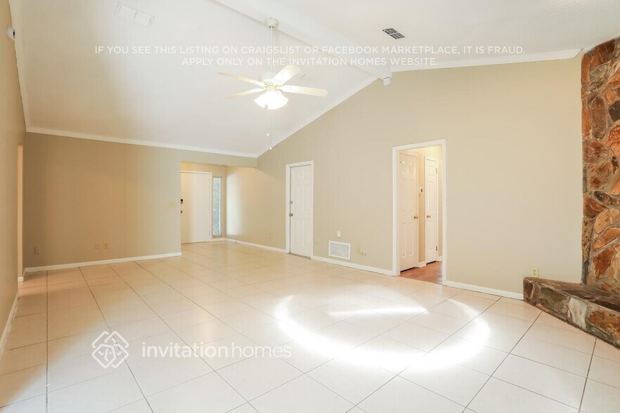 Building Photo - 7362 Boysenberry Ln N