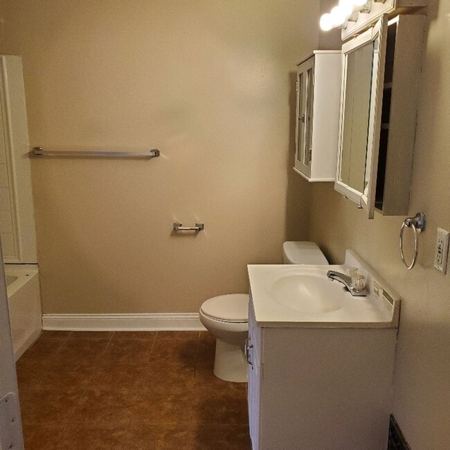 Building Photo - 3BDRM HOUSE FOR RENT