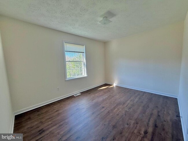 Building Photo - 11516 Woodland View Dr