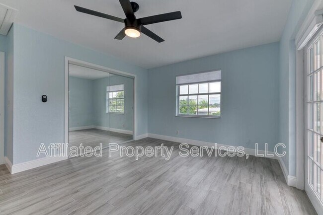 Primary Photo - 5207 N Flagler Dr