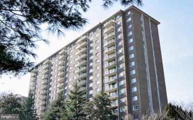 Building Photo - 2059 Huntington Ave