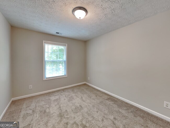 Building Photo - 5731 Bridgeport Ct
