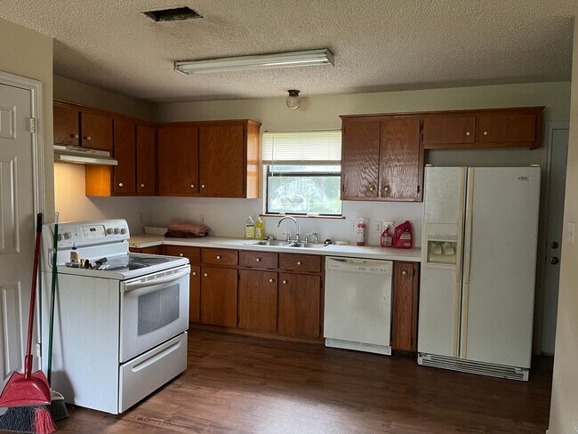 Building Photo - 604 Leftwich St