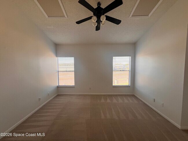 Building Photo - 1011 Clearmont St NE