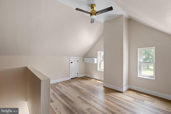 Building Photo - 563 Rosedale Rd