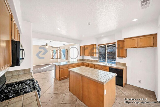 Building Photo - 1680 Mendocino Way