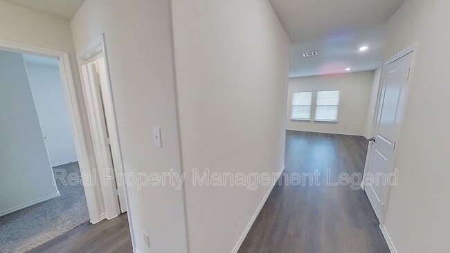 Building Photo - 2311 San Jacinto Wy