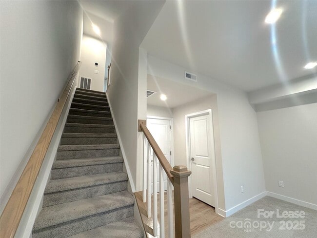 Building Photo - 460 Spearfield Ln