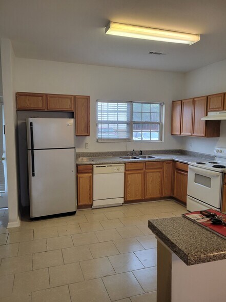 Building Photo - 5150 Oakley Commons Blvd