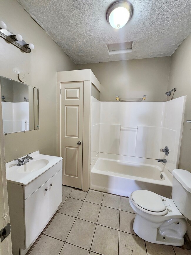 Building Photo - 2129 30th Ave N