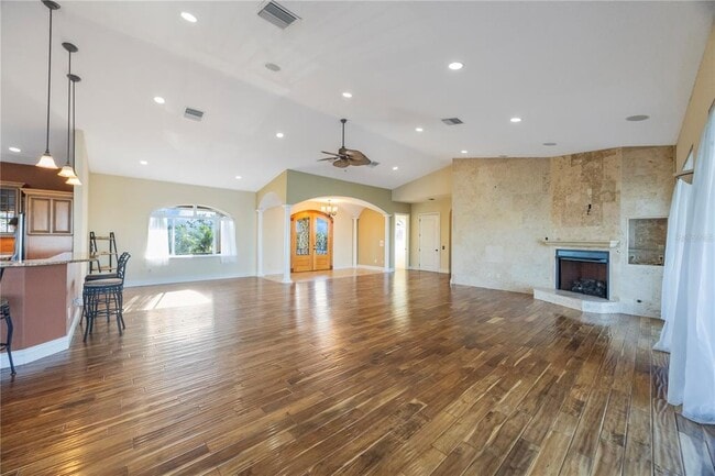 Building Photo - 736 Pruitt Dr