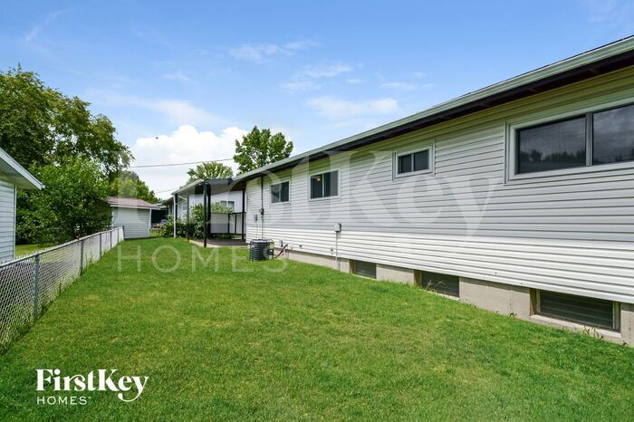 Building Photo - 620 Blackbird Dr