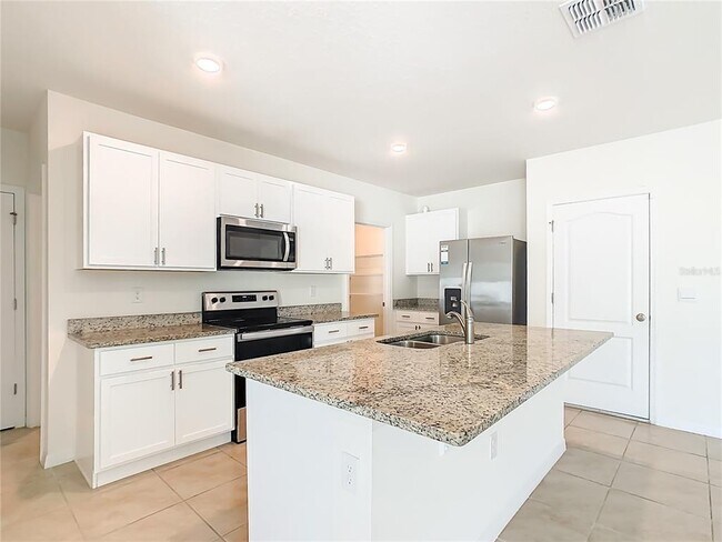 Building Photo - 2119 Tay Wes Dr