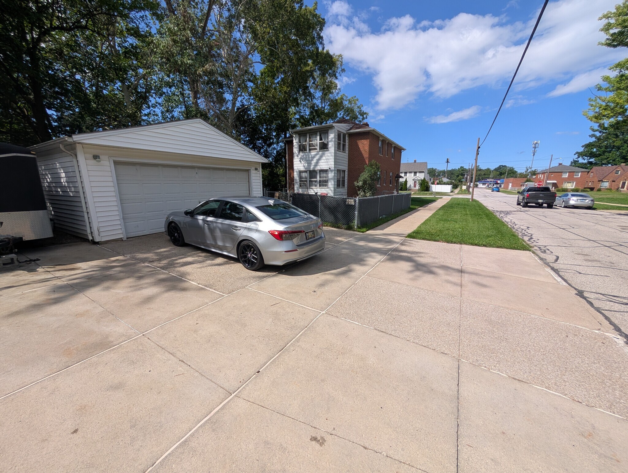 Building Photo - 2403 Brookview Blvd