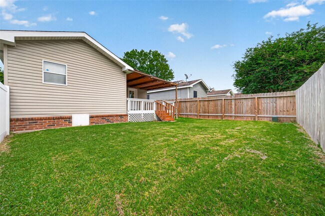 Building Photo - 21447 Sweet Grass Ln