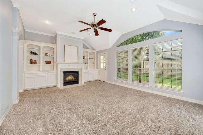 Building Photo - 2421 Baycrest Dr