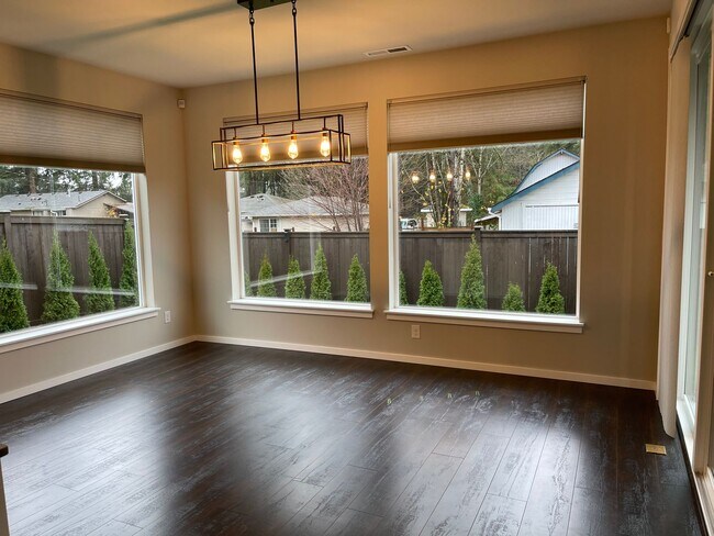 Building Photo - Beautiful Mainvue Home in Maple Valley!